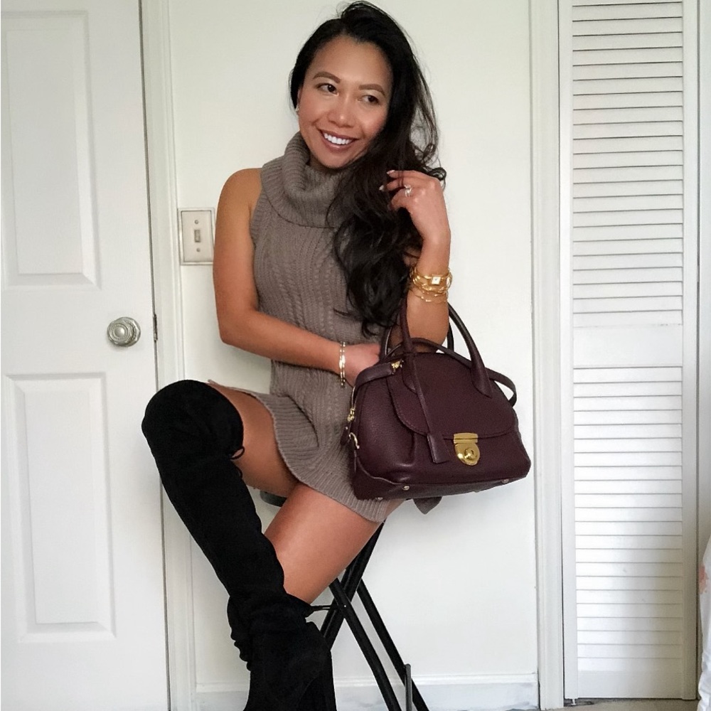 Banana Republic light brown sleeveless sweater